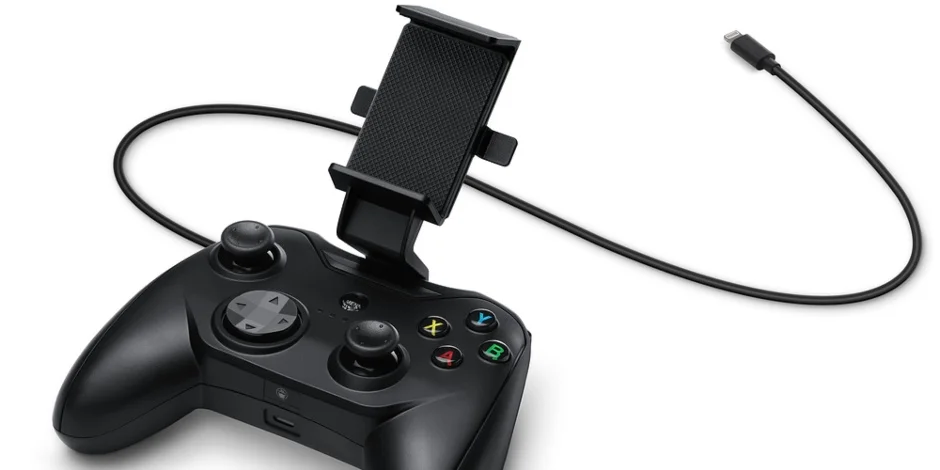 This New Mobile Gaming Controller Turns Your Phone Into A Full-Blown Console!