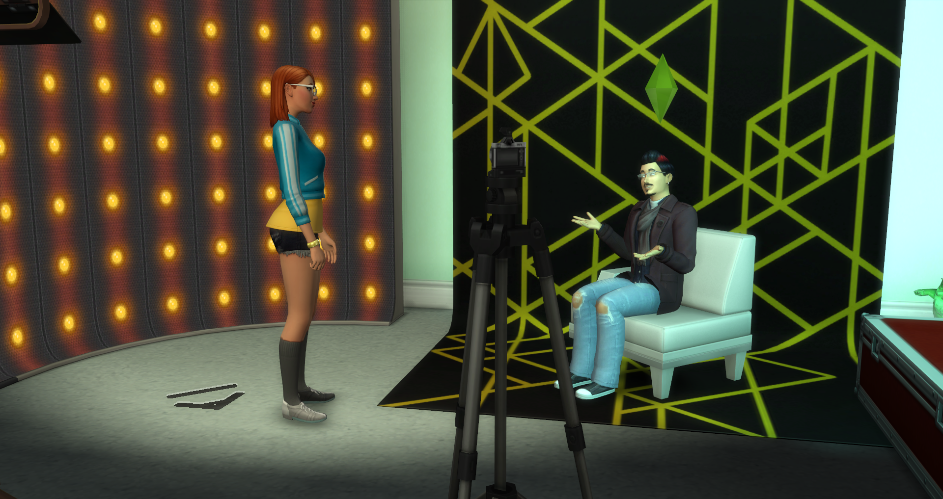 THE SIMS 4 Moschino Stuff: Fashionably Stunted