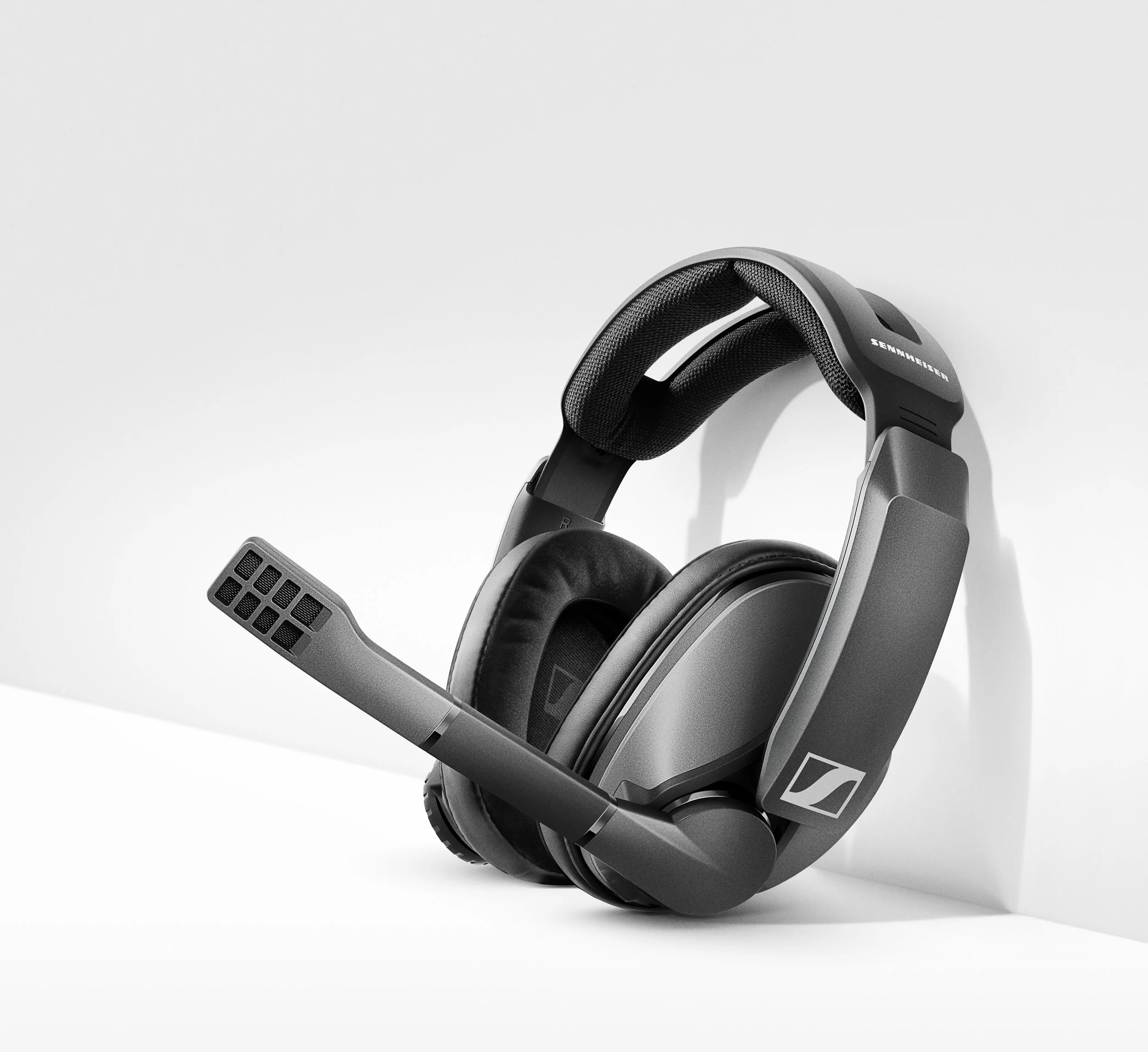 Sennheiser Promises 100 Hours Of Gaming With New GSP 370 Headset