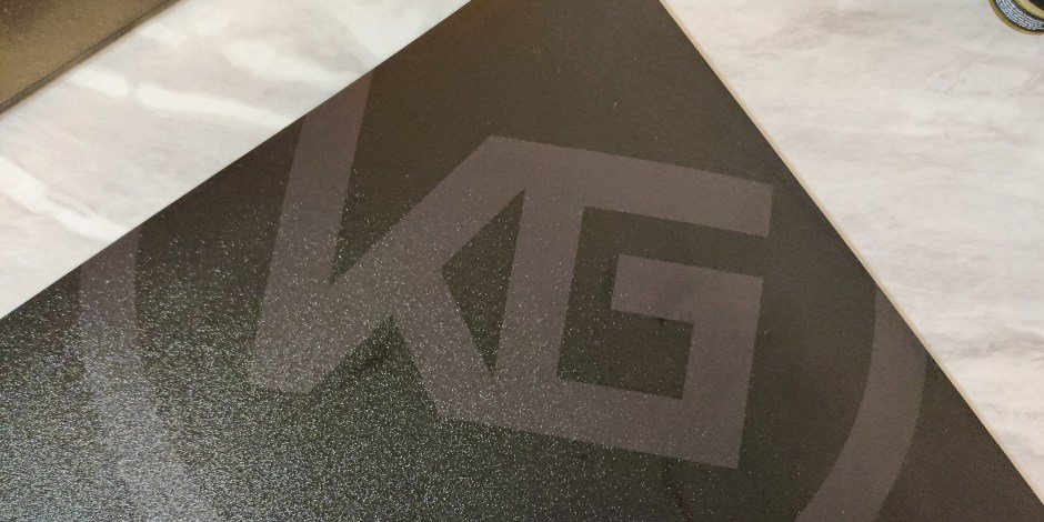 Kaliber Gaming SURFAS II PRO Extended Mouse Mat Review: A Stinky Yet Effective Product