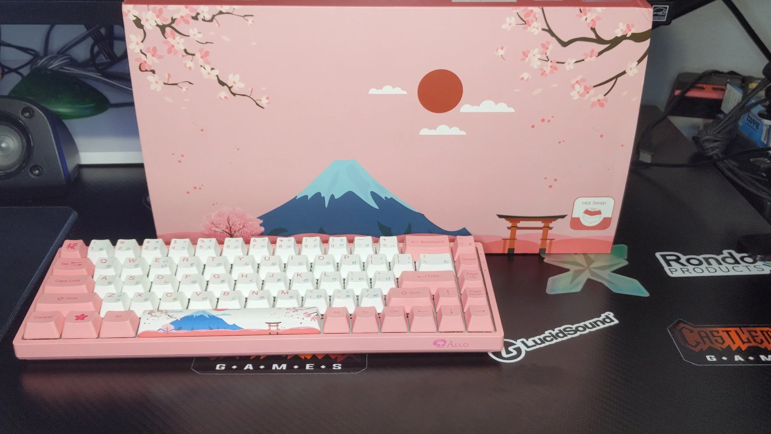 Akko World Tour Tokyo Keyboard Review: A Beautiful Looking Piece Of Tech