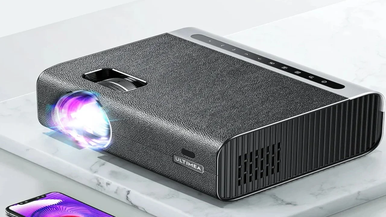 Ultimea's MAGIC 420 PRO PROJECTOR On Holiday Special Now