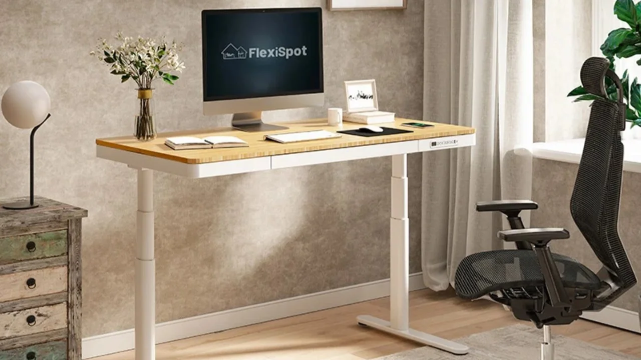 Check Out The New COMHAR Q8 Pro Standing Desk From FlexiSpot
