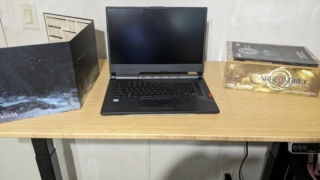 FlexiSpot E7 Pro Series Standing Desk Review: Simplistic, Functional, And Sensible