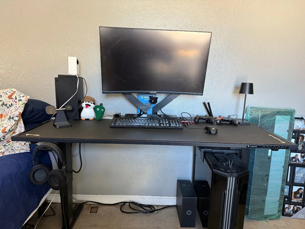 Secretlab Magnus Pro Desk Review: I Think I Can Literally Stand On It
