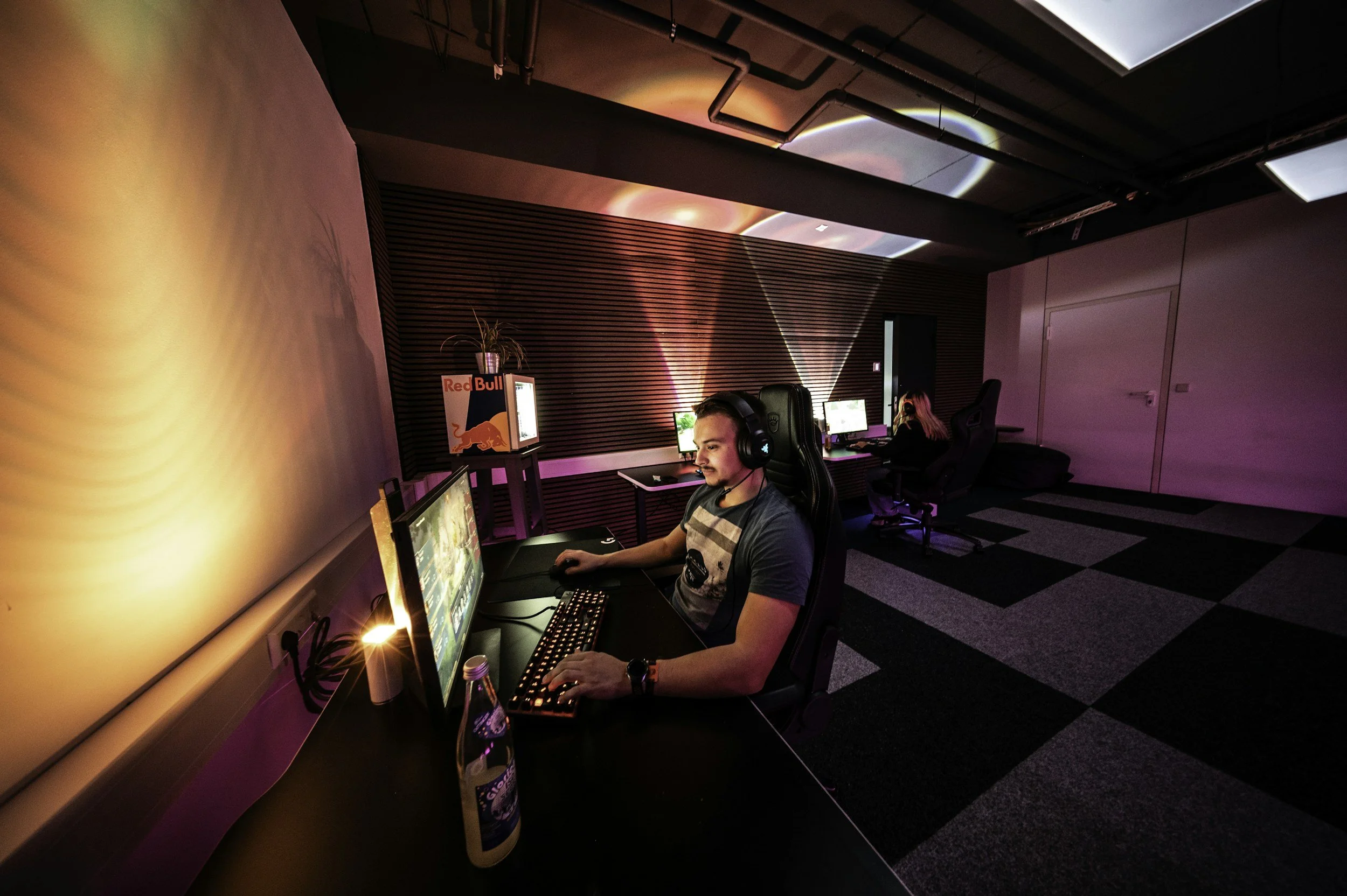 How CS2 Traders Track Skin Prices Across Multiple Markets