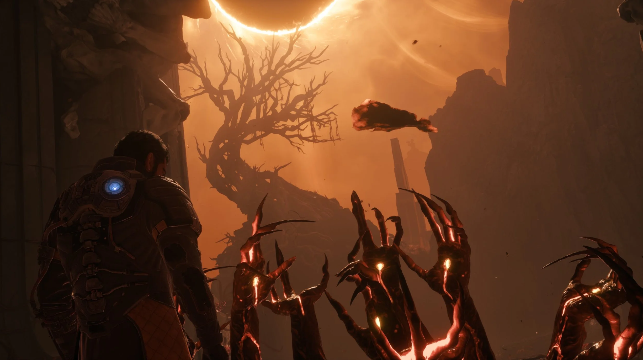 Saros: 5 Early Artifacts You Should Always Pick Up