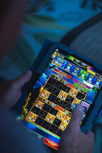 Why Online Casino Games Need Better Feel, Not Just Louder Effects