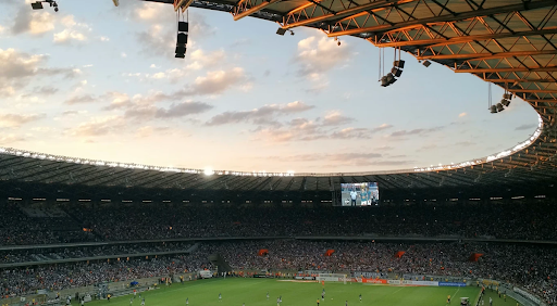 Why some football matches collapse into chaos after staying balanced for so long