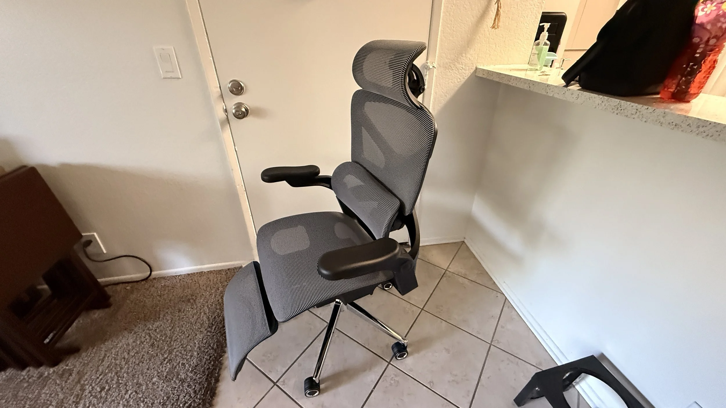 Boulies EP500 Chair Review: Easy Set Up With Some Comfort Trade-Offs