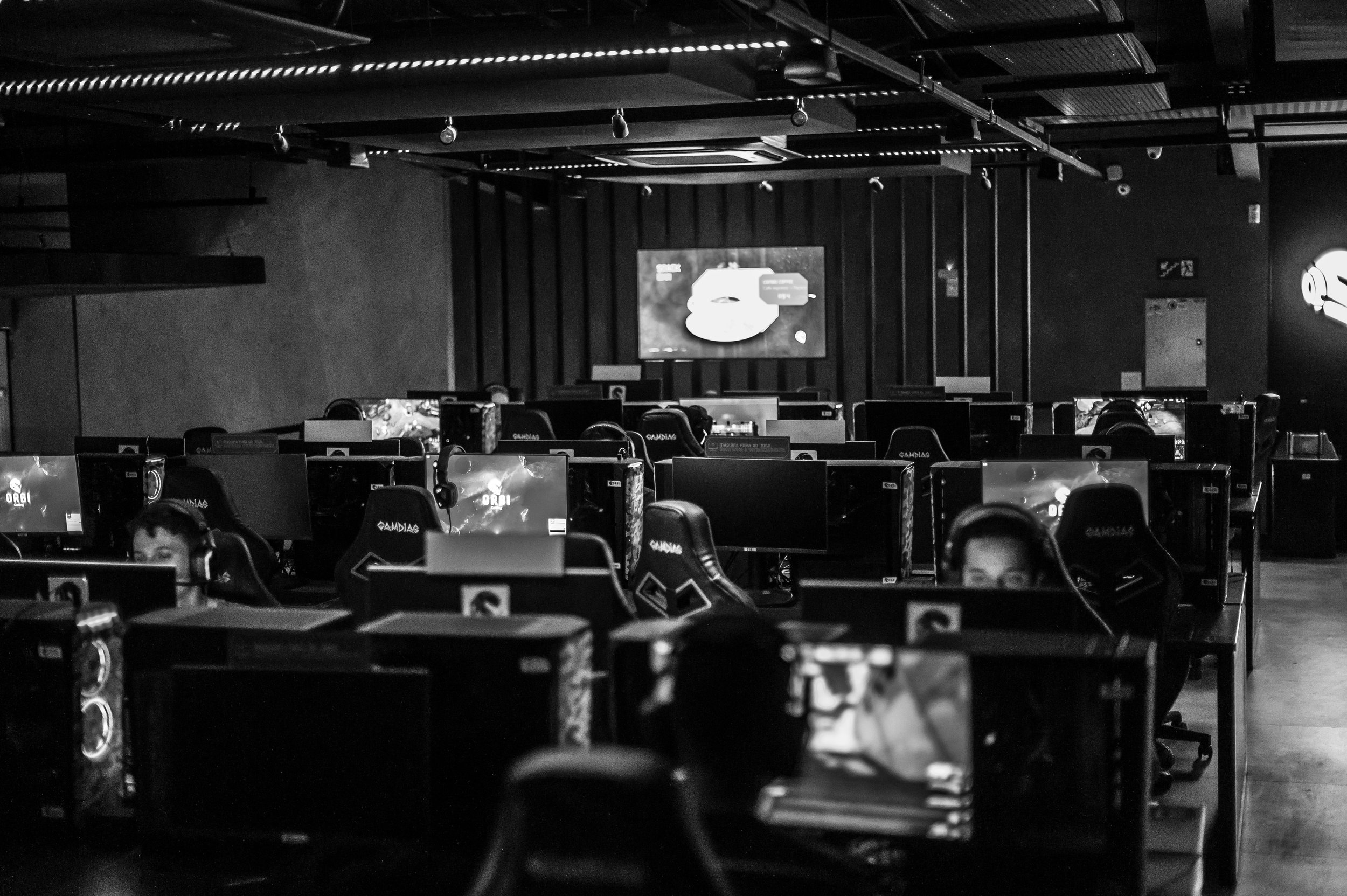 Betting on E-Sports on Stake 
