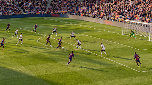 Barcelona's big win over Feyenoord signals title ambitions