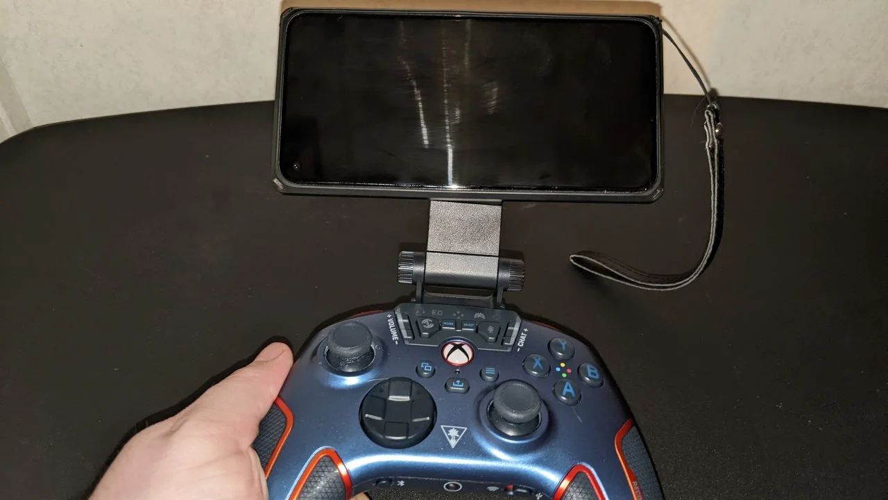 Recon Cloud Hybrid Controller Review: Play On Your Phone Like Its A ...