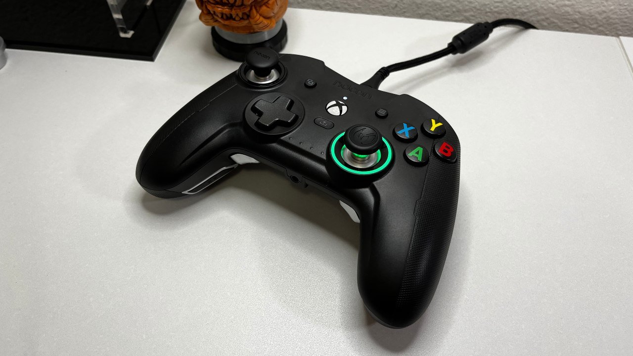 Revolution X Pro Controller for Xbox and PC - Nacon