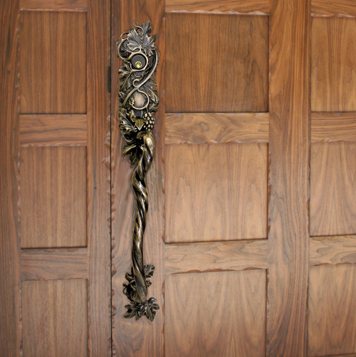 Handleset from the Vine collection of door knobs and handles by Martin Pierce Hardware Los Angeles Ca 90016 Photo Doug Hill