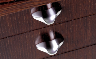 Replace the cabinet knobs for the defining touch