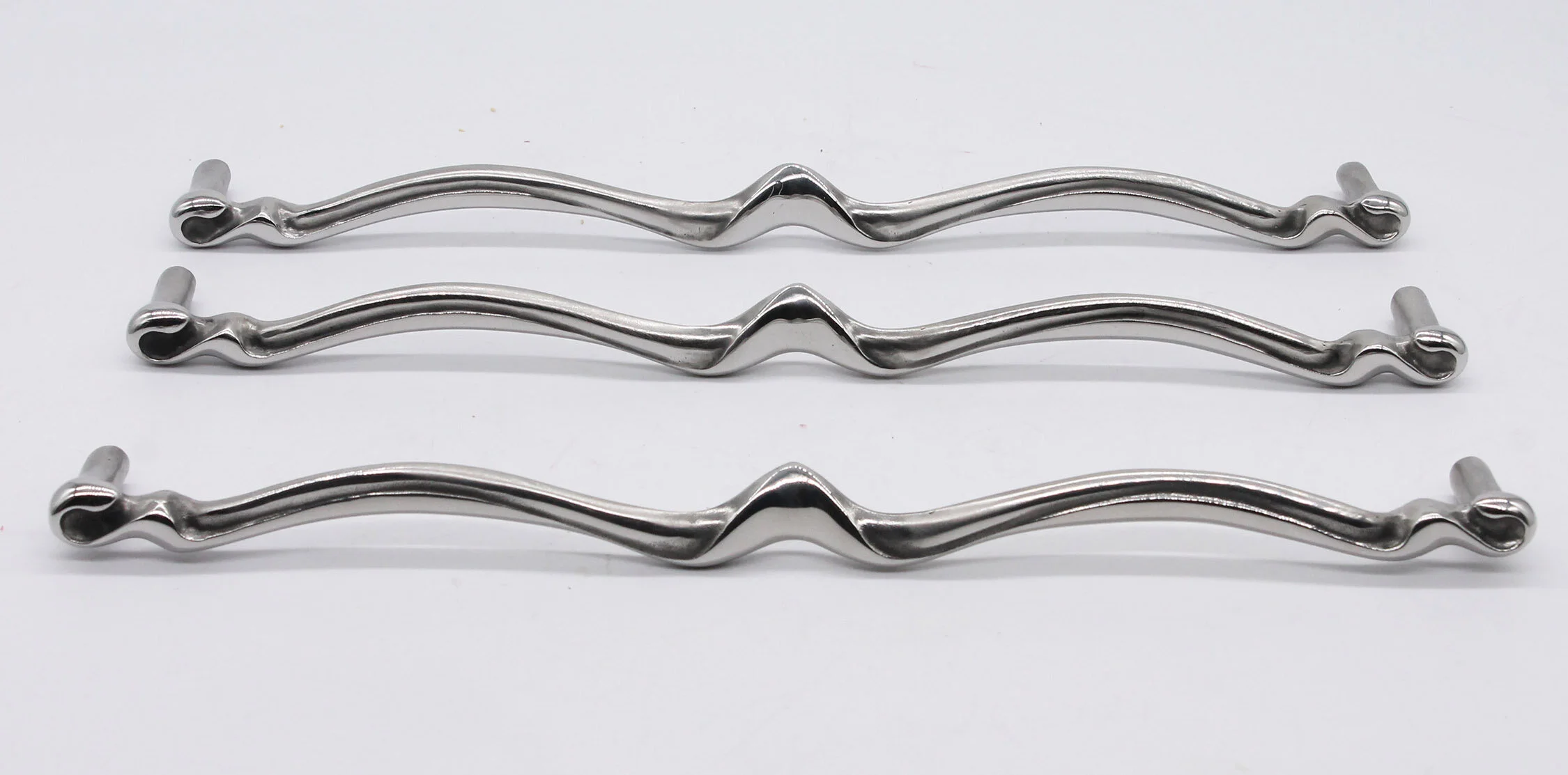 Slim but Strong – using Cabinet Pulls for Closet Doors