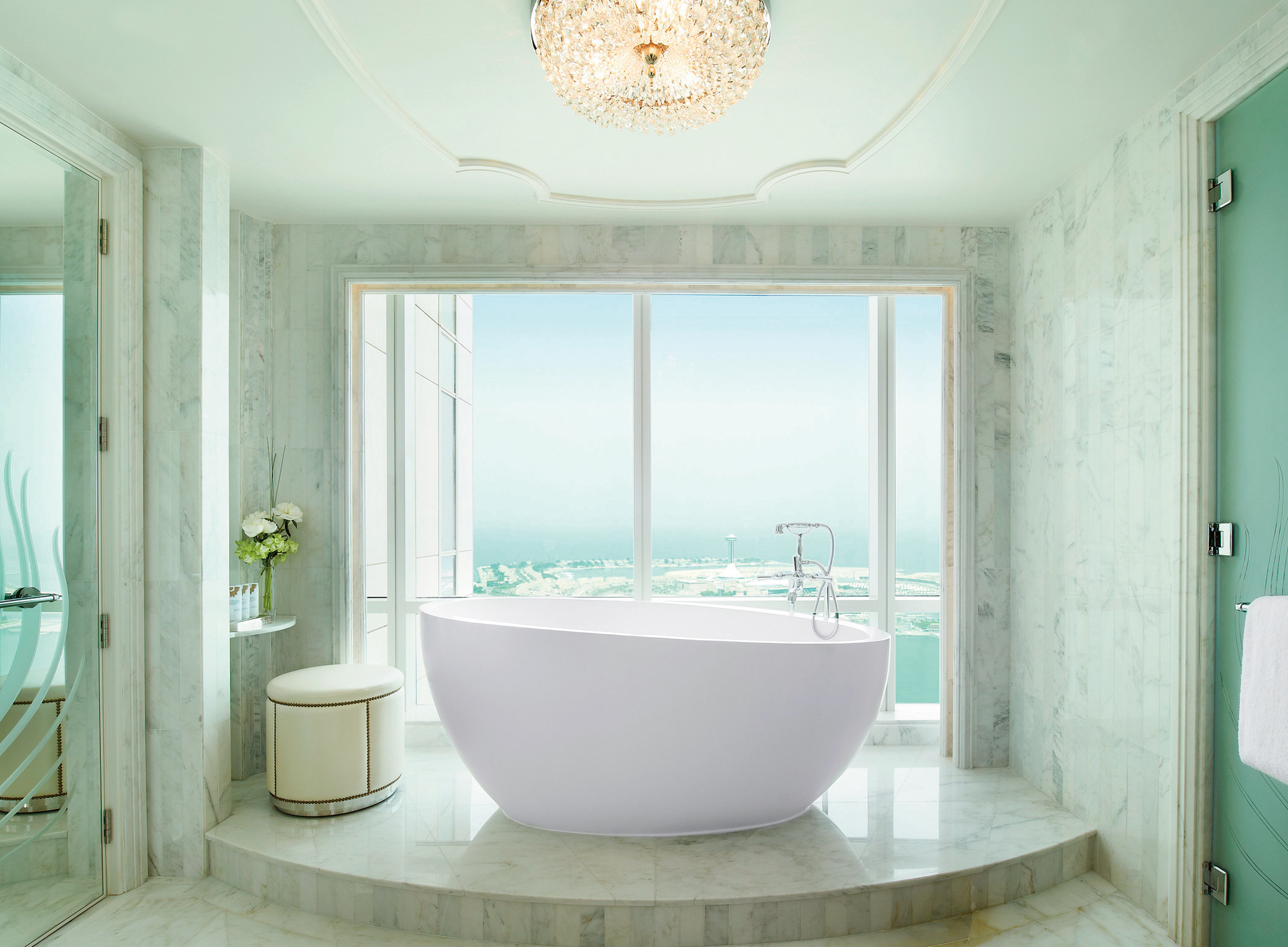 SR Abu Dhabi_Grand Deluxe Suite Bathroom.jpg