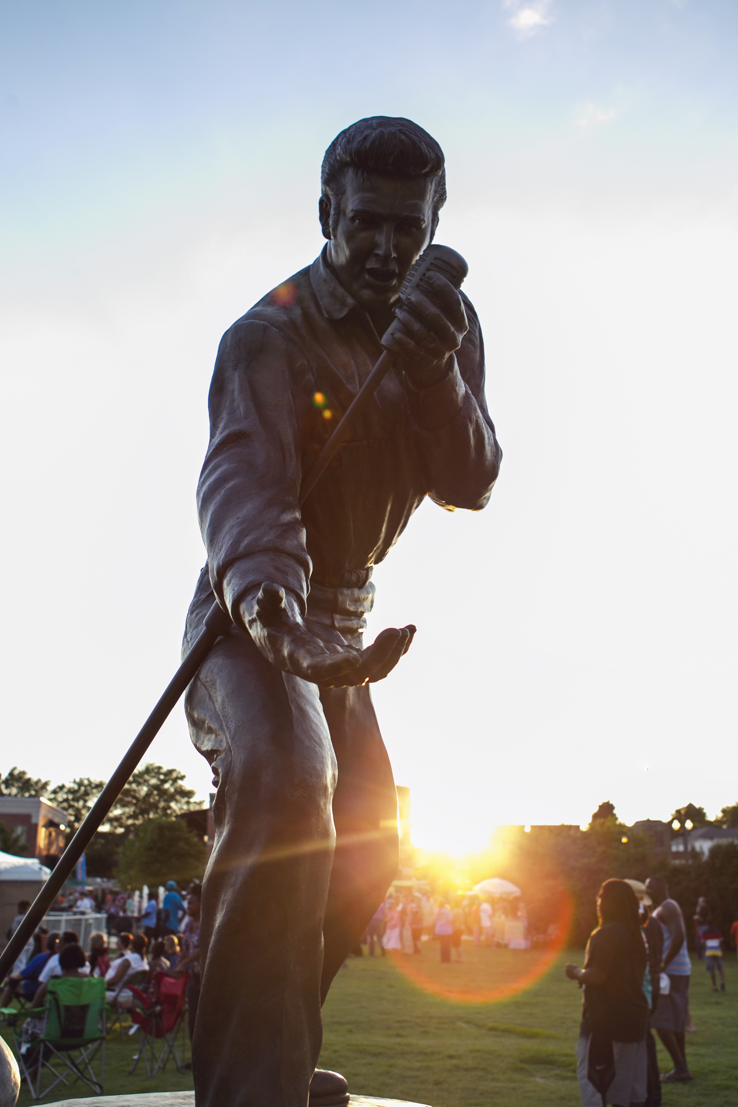  Elvis Homecoming Statue in Fairpark 