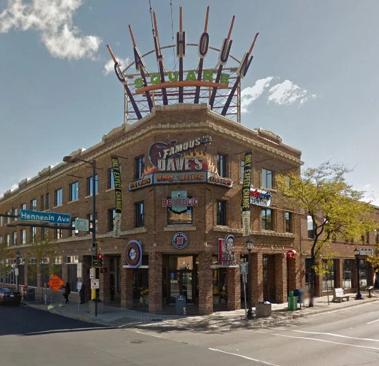 minneapolis famous daves.jpg