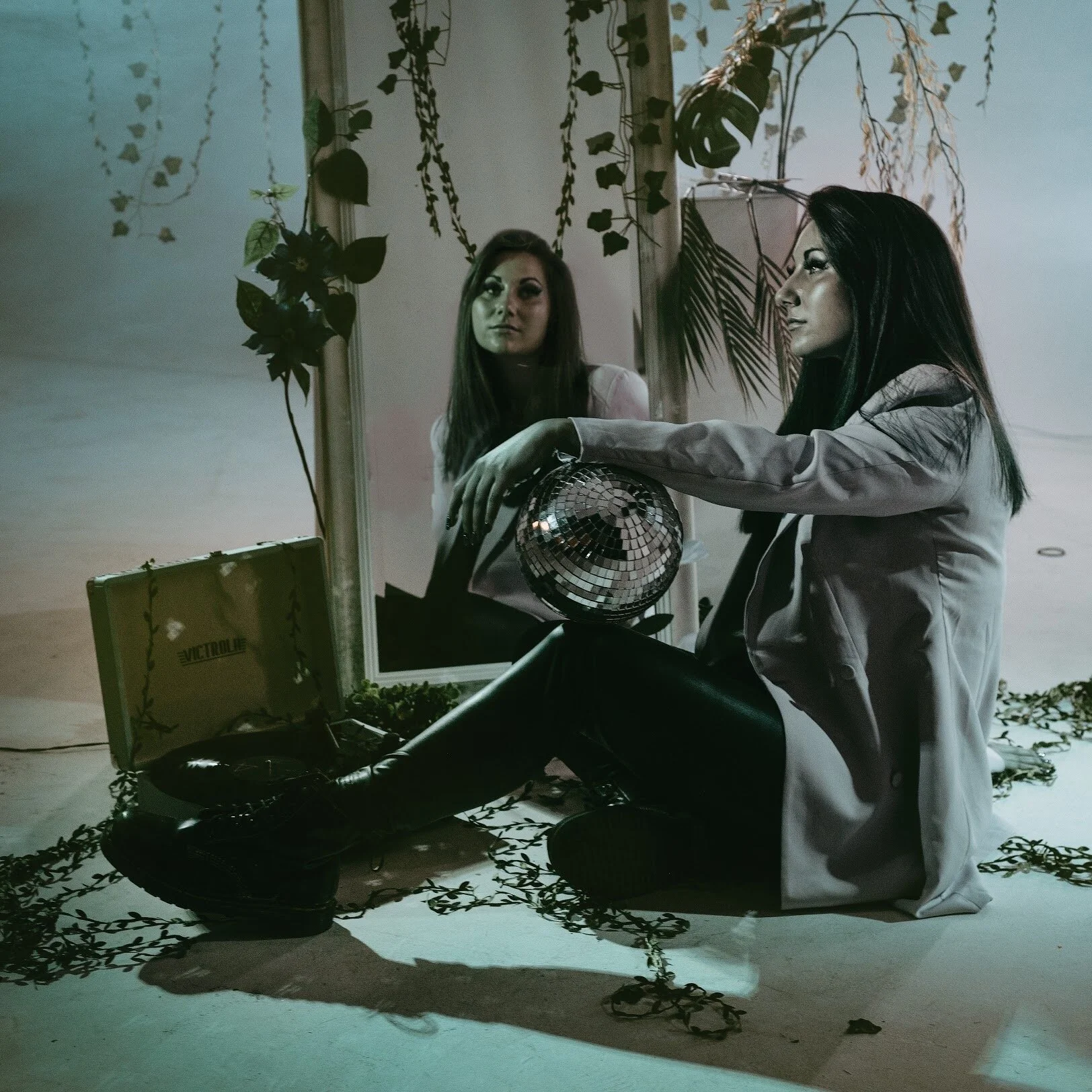 Life In A Tree - Fake Reality.JPG