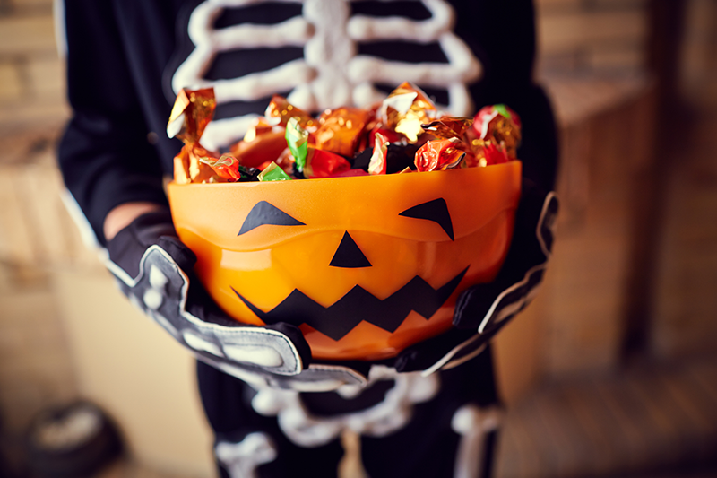 7 Alternatives to Handing Out 'Healthy Alternatives' This Halloween