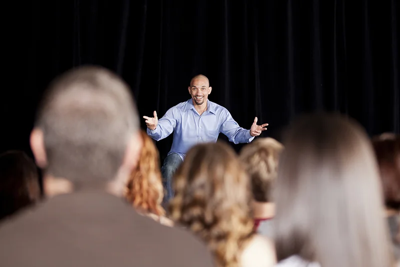 'What's the Deal With Blisters?' Runner Asks Stone-Faced Audience at Open Mic Night