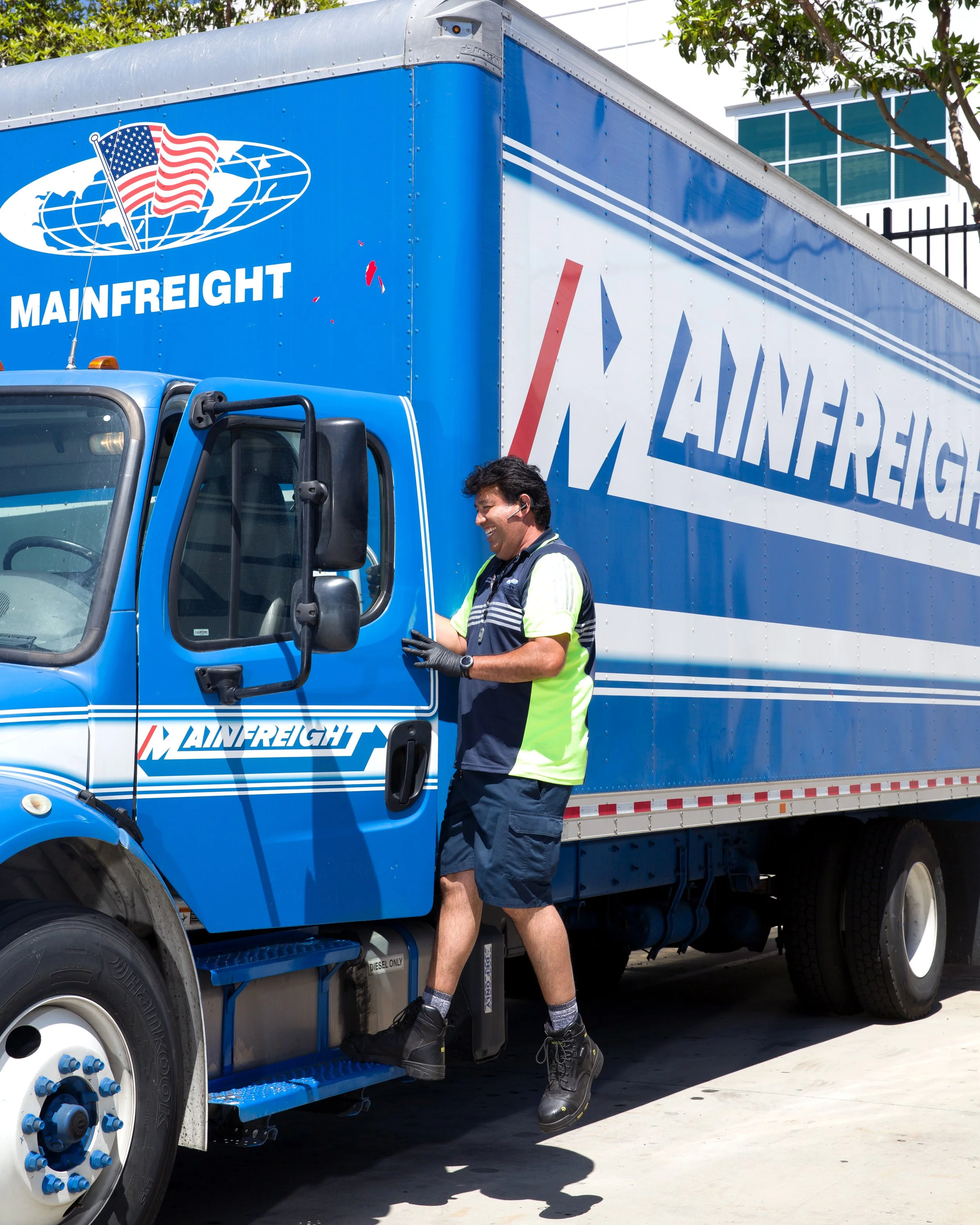 MAINFREIGHT WIDE_200.jpg