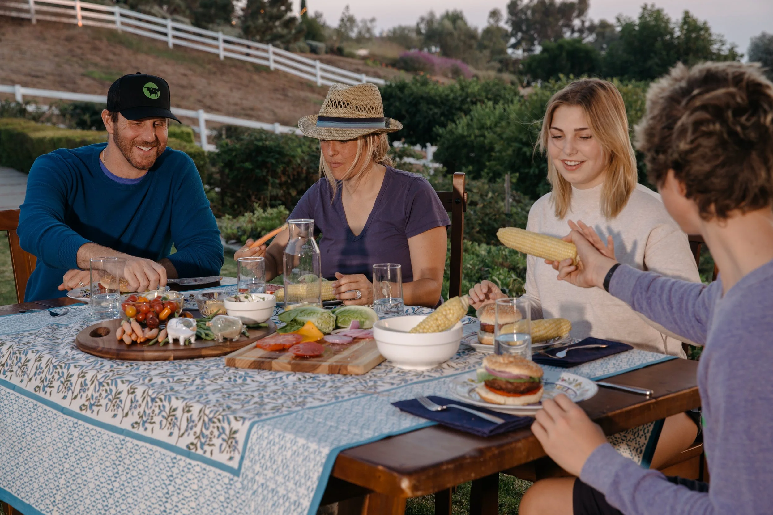 00xp-virus-family-dinners_020.JPG