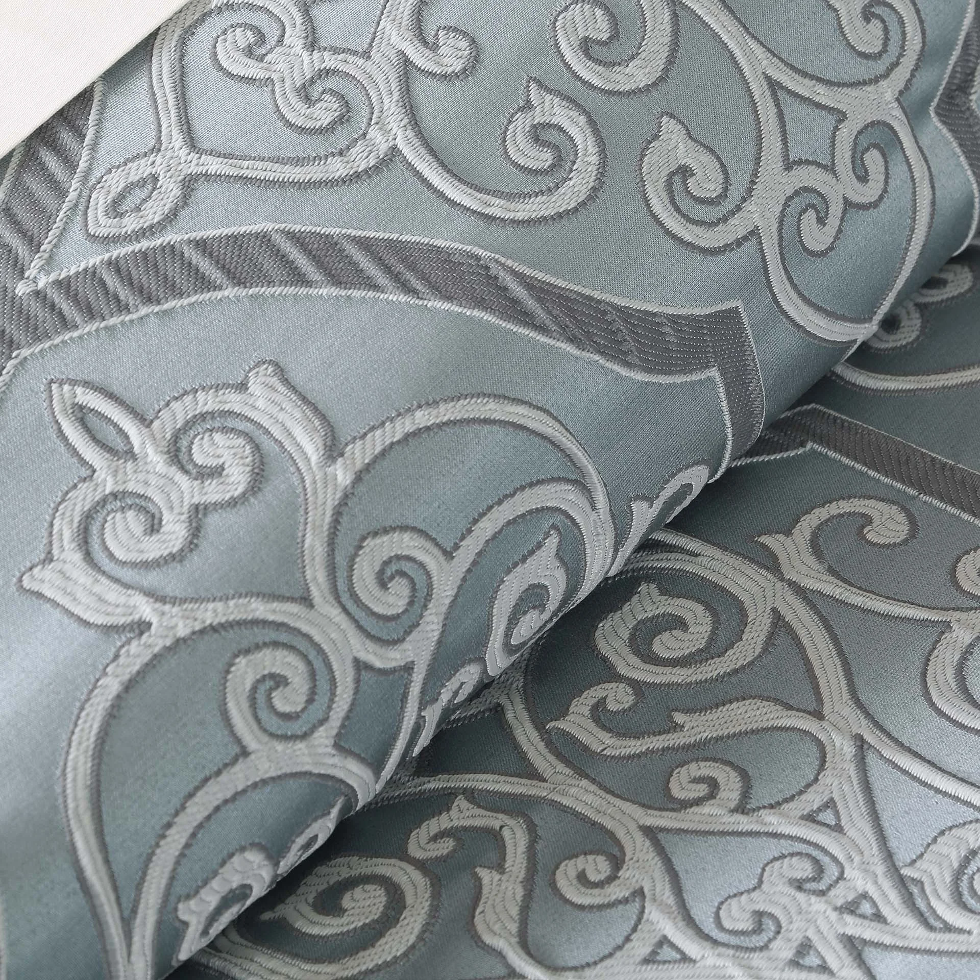 MP_Lavine_Anouk_Octavia_Comforter_CloseUp.jpg