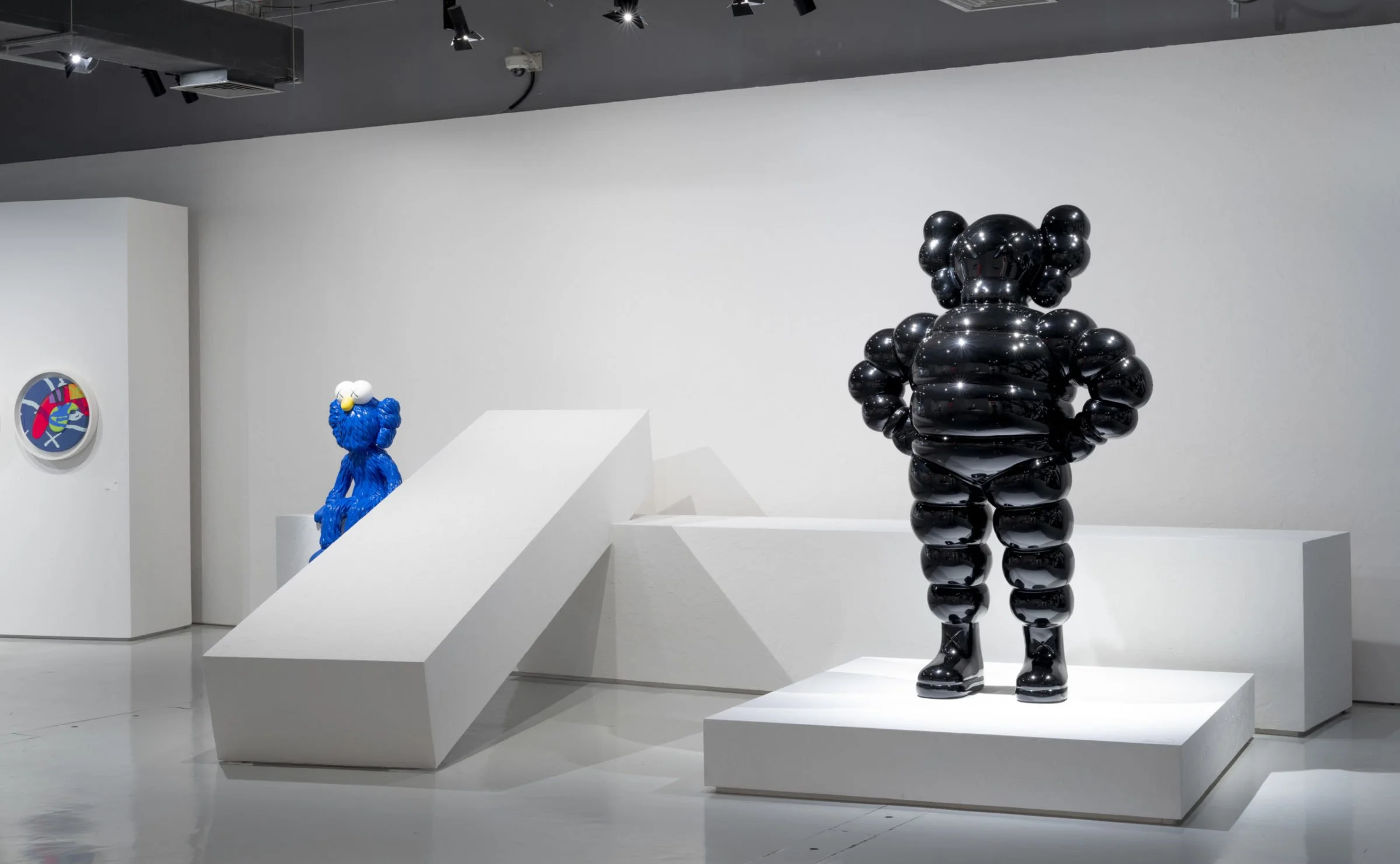 KAWS-Doha-25.10.19-455-scaled-e1586810141970-2400x1481.jpg