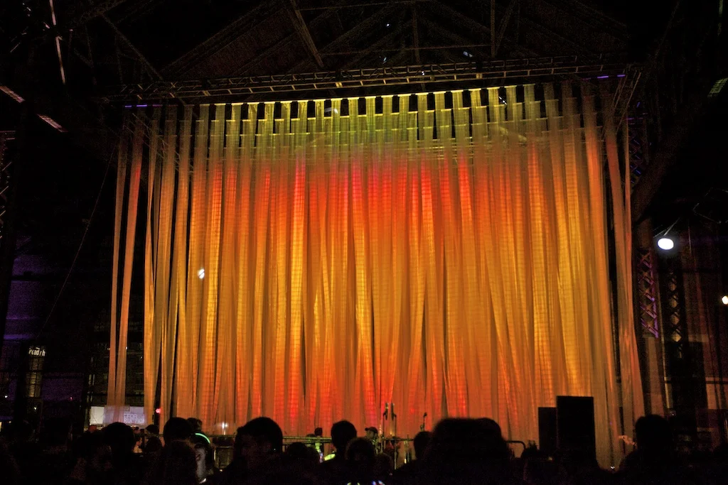 Light Beams Dance <br> Francois de Costerd