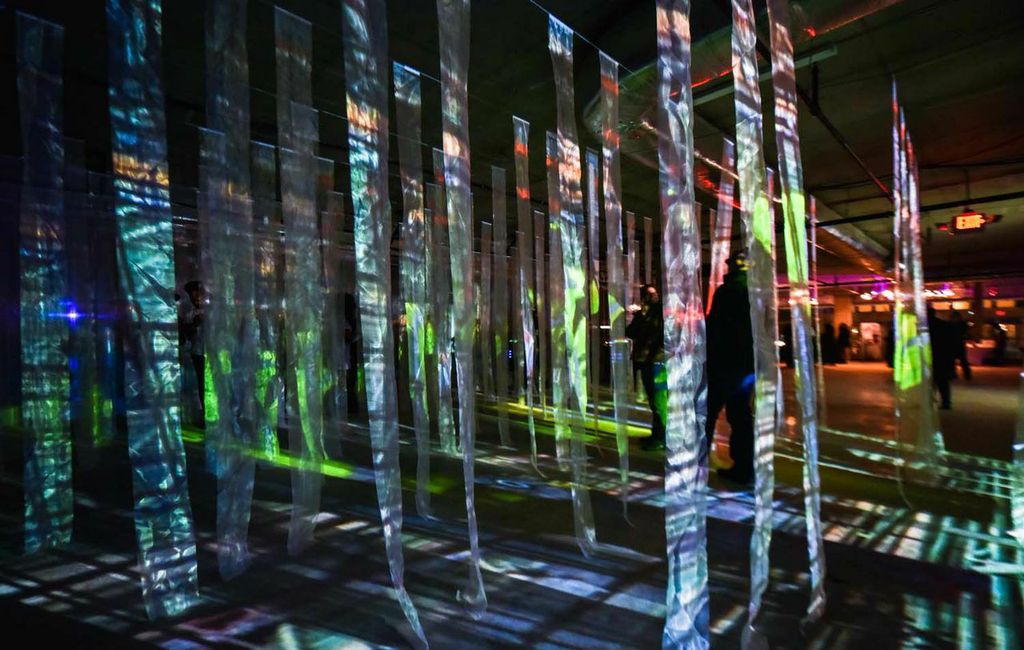 Light Beams Dance_François de Costerd_Illuminus 2014_2.jpg