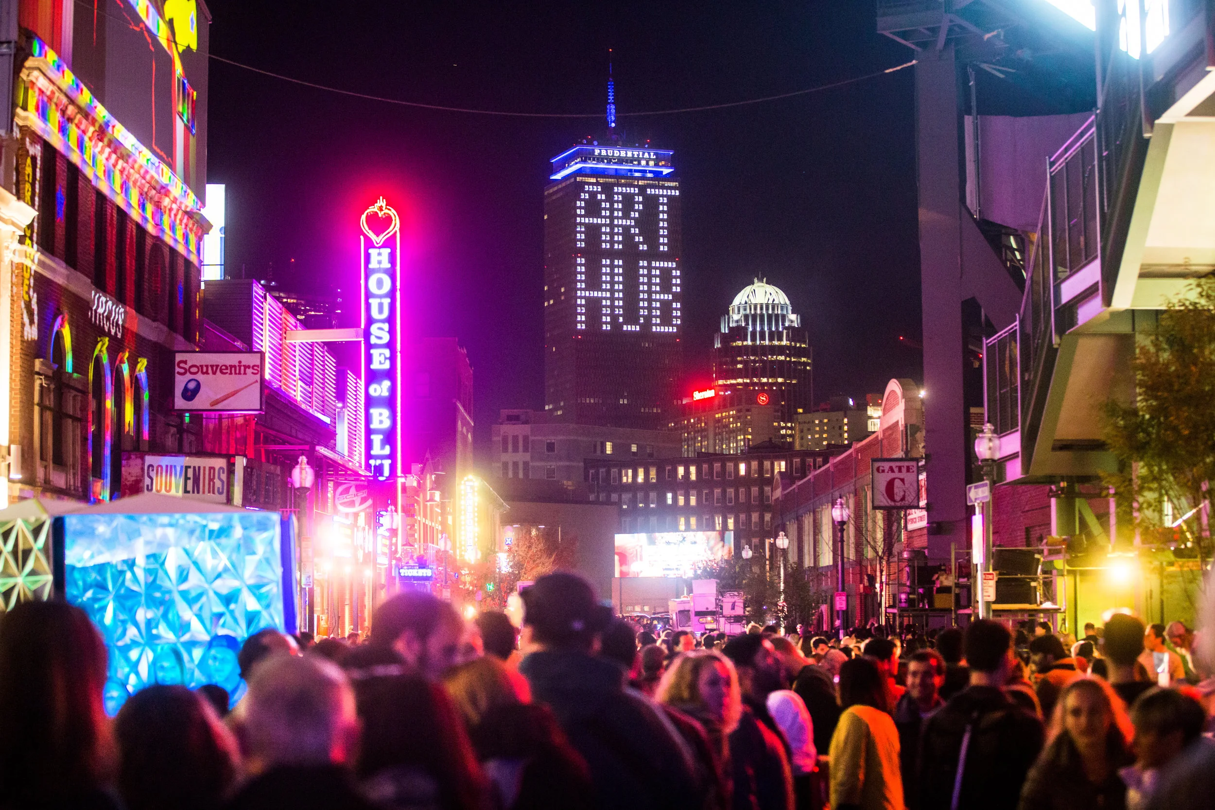 Art Hub_Illuminus 2015_Photo by Aram Boghosian_1.jpg