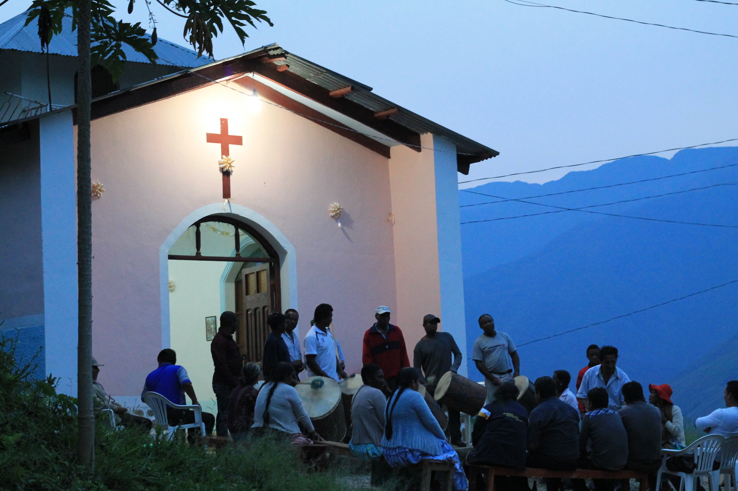 Saya in Tocana with Aymara Coroico mayor.JPG