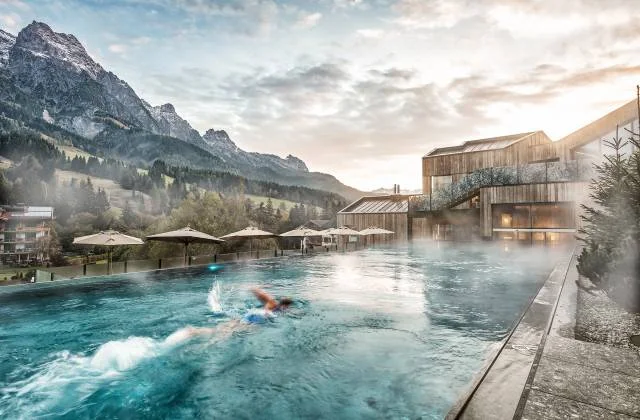 wasserwelt_schwimmen-im-pool.jpg