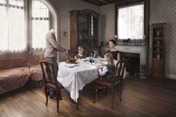 Invisible-man-Cuts-the-turkey-580x386.jpg
