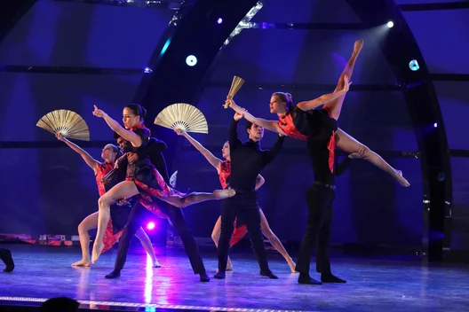 003-sytycd_820perform_0137_352.jpeg