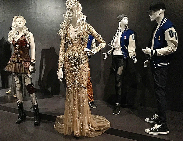 2015-oscar-costumes-step-up-all-in-12.jpg
