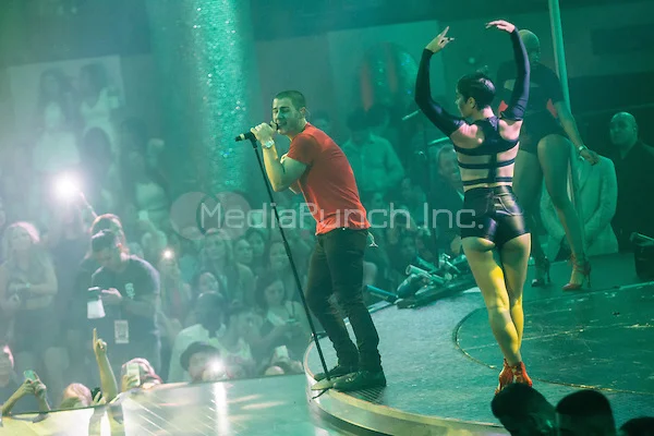 mpiEKP-08-01-15-nick-jonas-drais-kabik-14.jpg