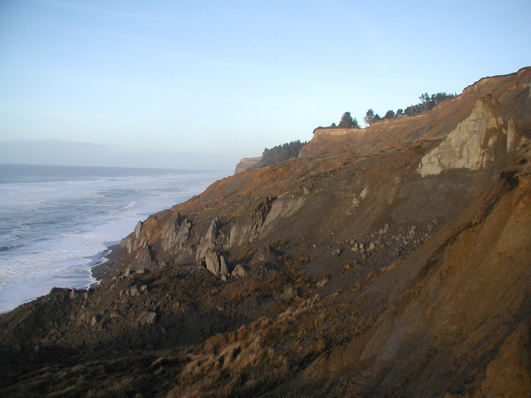  Clay on the coast of northern California.&nbsp; 