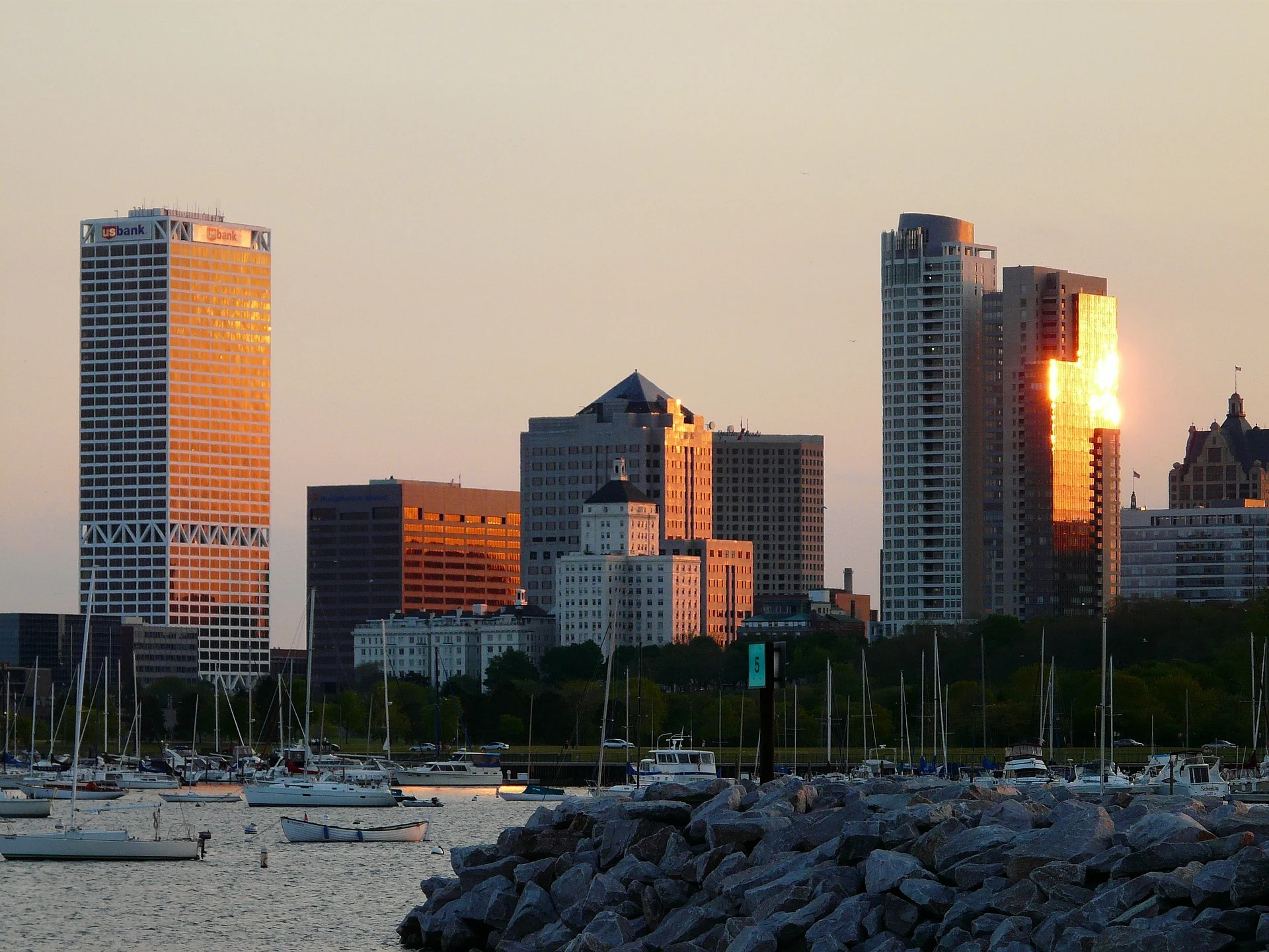 milwaukee-4080_1920.jpg