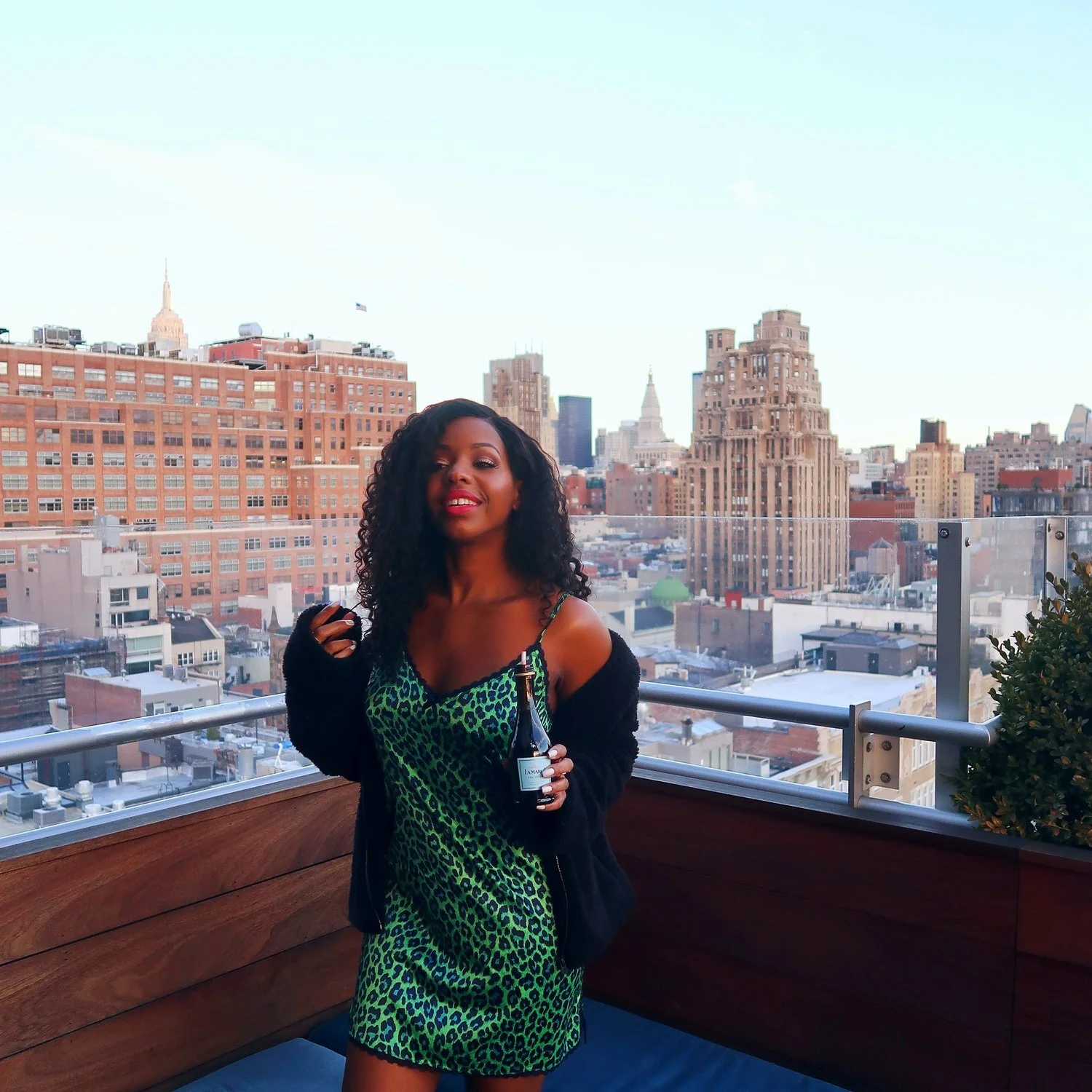 Secure the Bag! How to Make Money as a Small Blogger