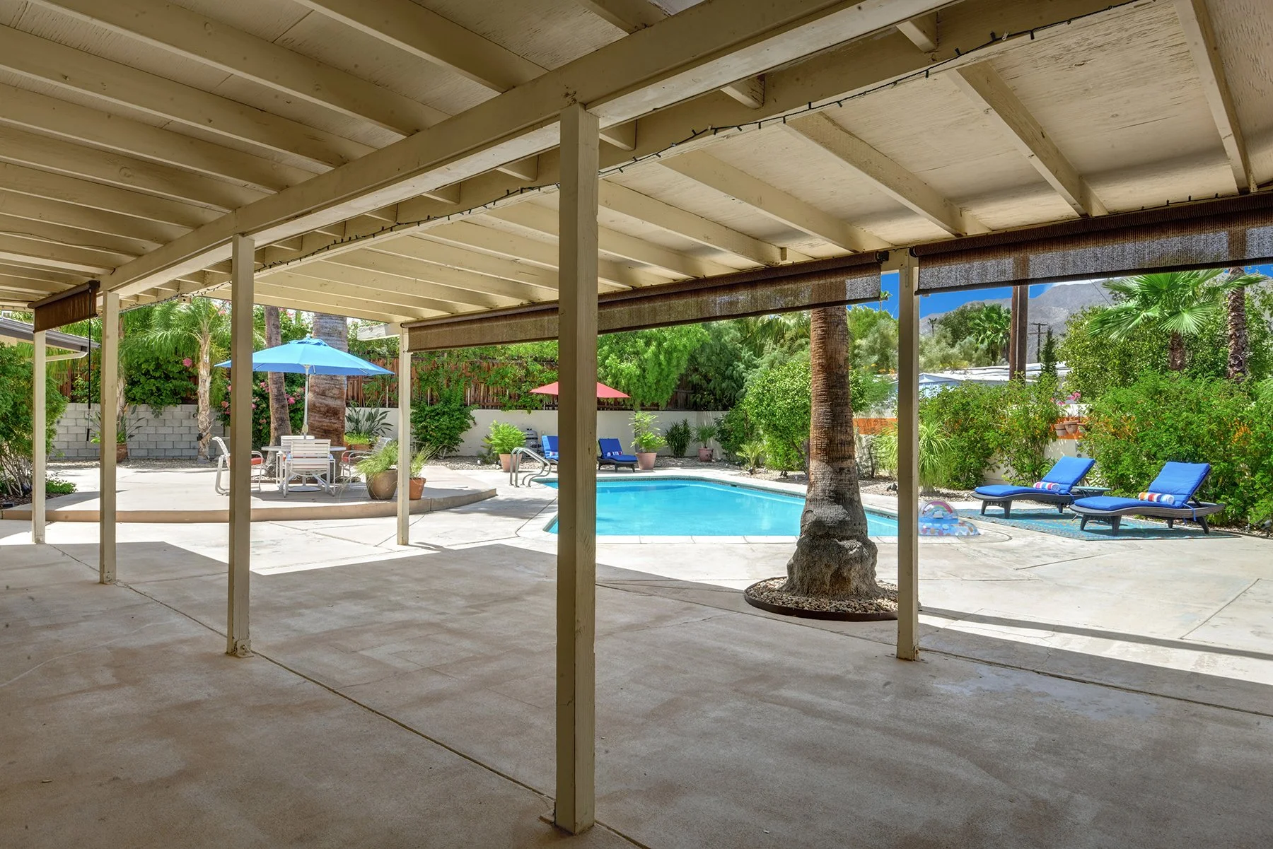 BACK COVERED PATIO MLS.jpg