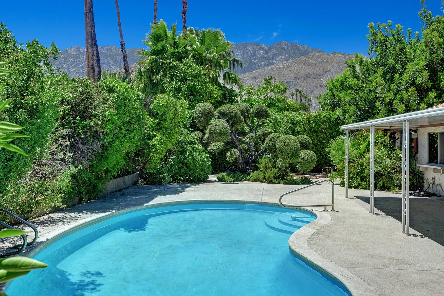 POOL TO MOUNTAINS TIGHT MLS.jpg