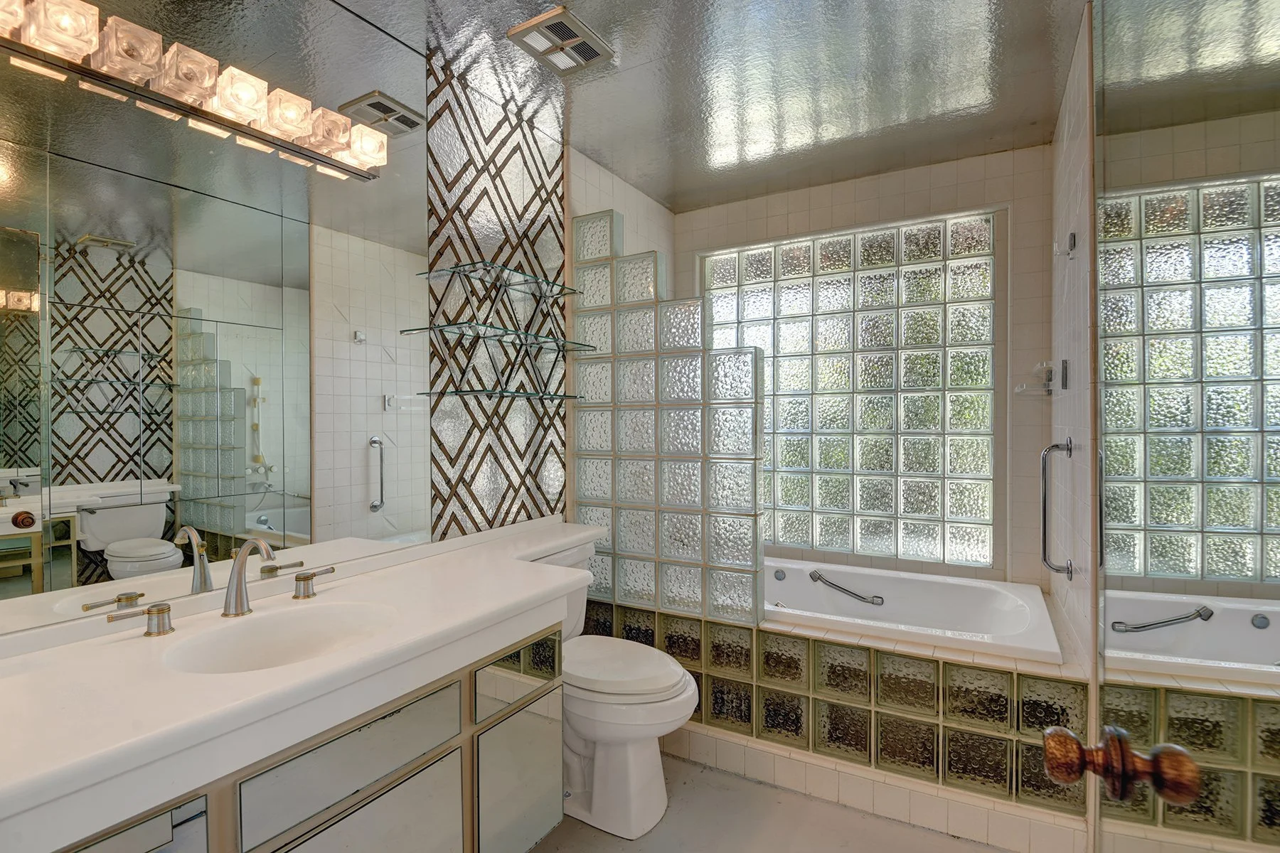 PRIMARY BATH DETAIL MLS.jpg