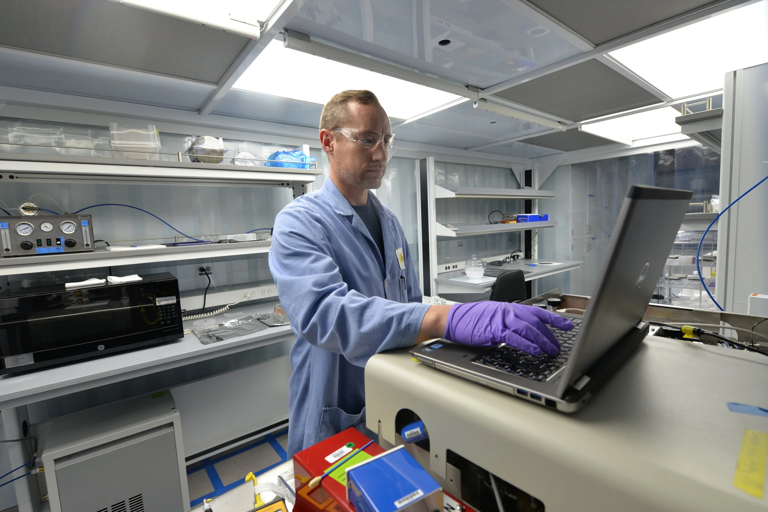 Materials Research Society (MRS) Meeting (Phoenix, AZ)