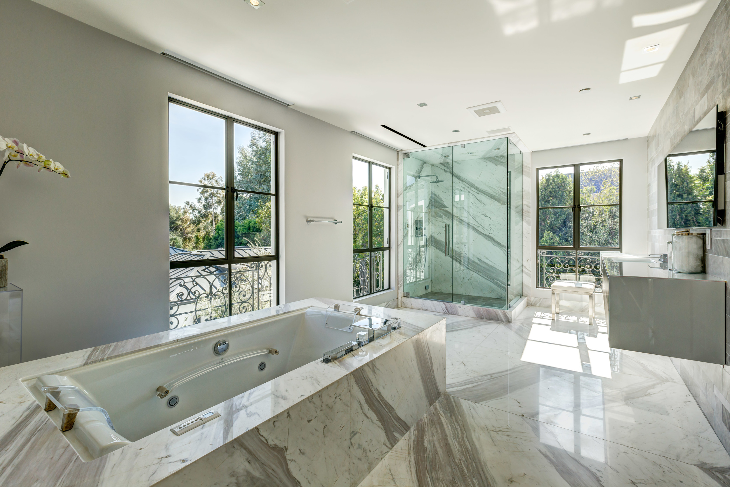 Michelle Oliver Luxury Real Estate