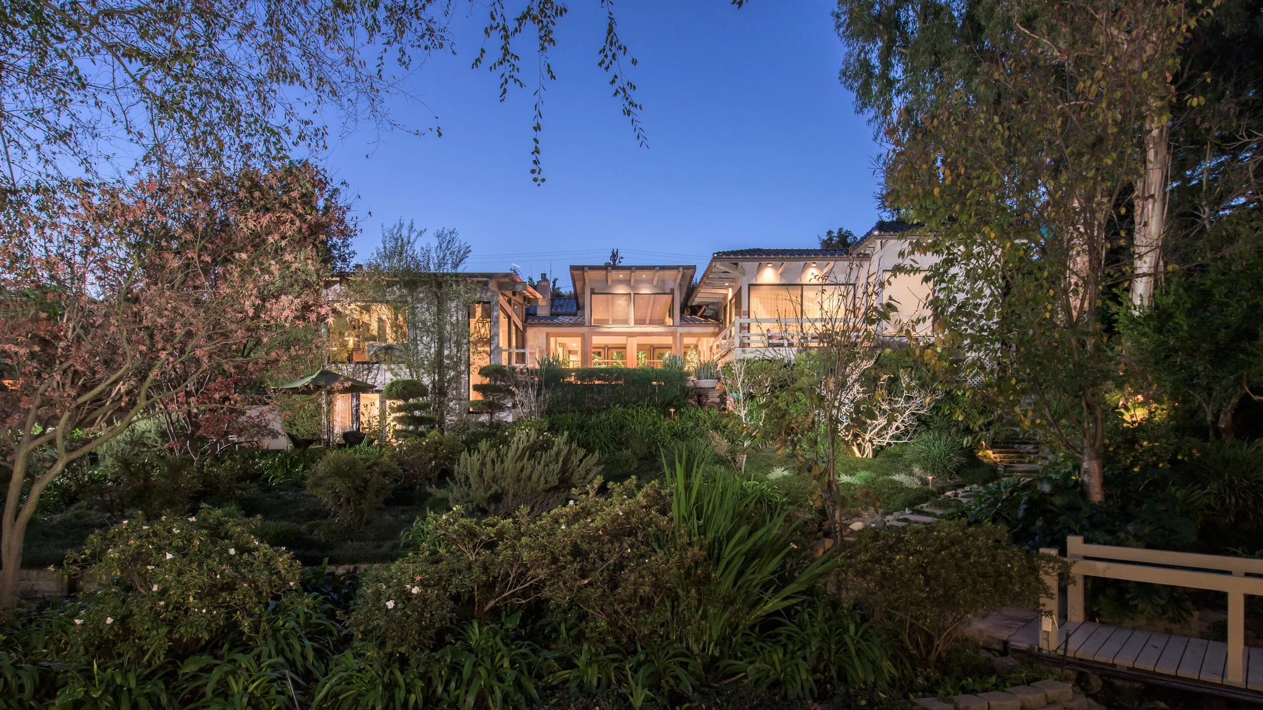 234 S Canyon View Drive, Brentwood 90049 