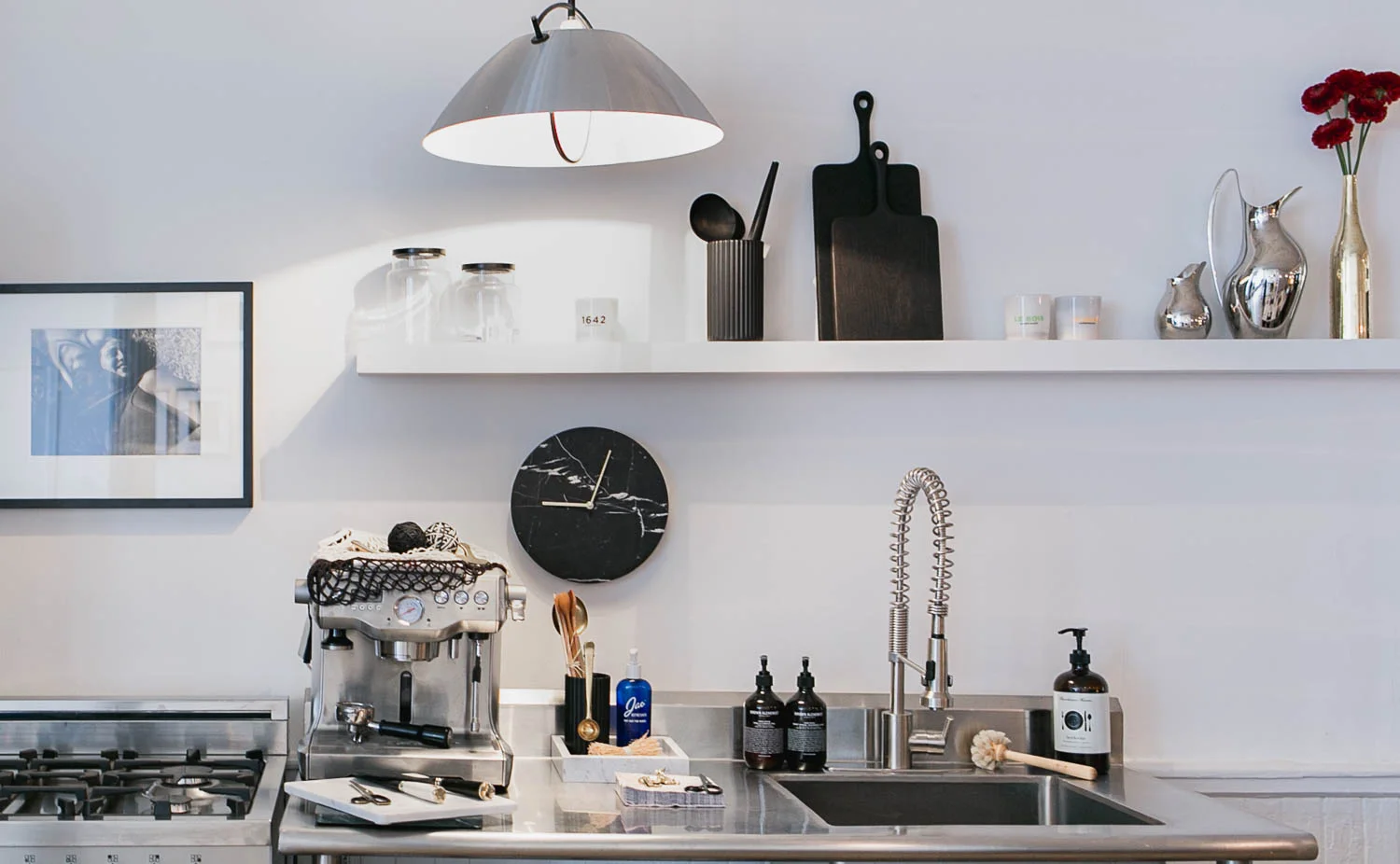Apartment_by_the_Line_Kitchen.jpg